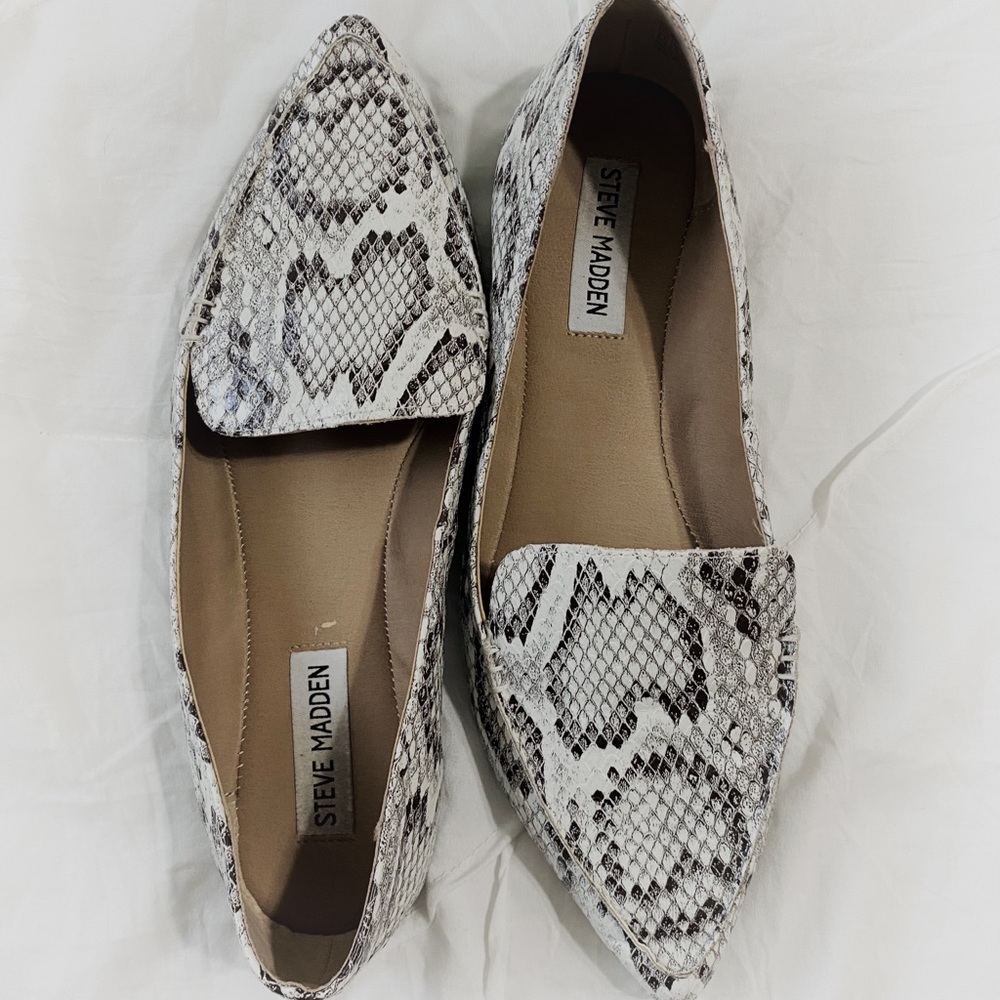 Steve Madden Snake Skin Feather Slides Size Medium